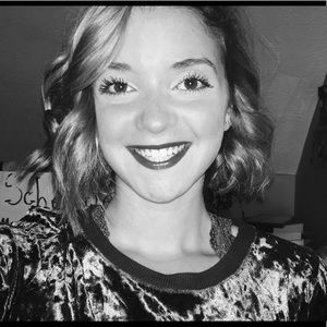 Meet your Posher, Rebekah